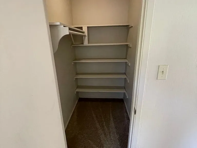 1818 H St #4 — Photo 7