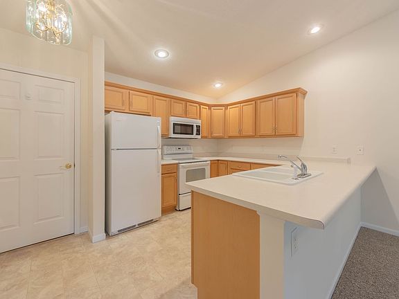 3rd image of 1551 Palmetto Dr #9