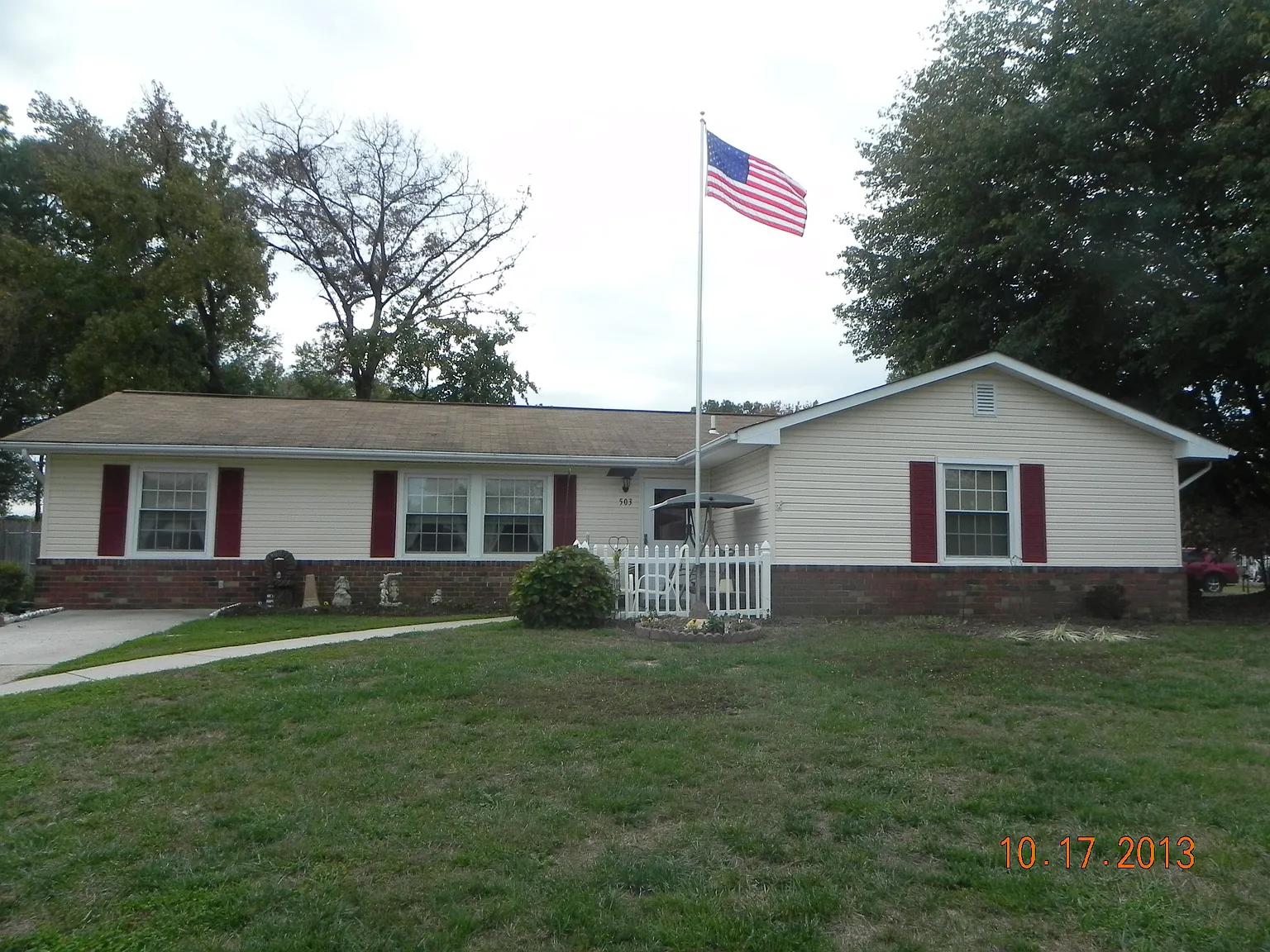 503 University Dr photo 1