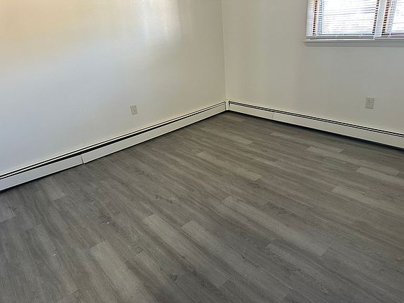 5th image of 12 Southwoods Ave APT 12