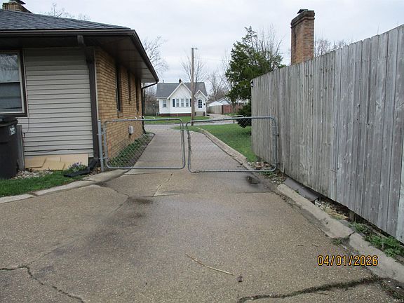 3rd image of 1225 Kilbourn St