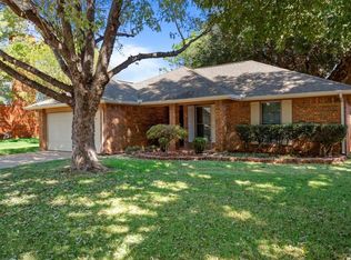 2711 Forestview Dr, Corinth, TX 76210