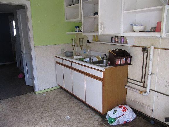 3rd image of 20-30 Blackmore St