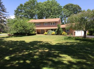 4 Haig Dr, Dix Hills, NY 11746