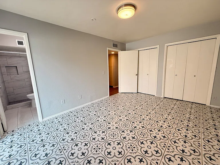 1122 S McClintock Dr #A — Photo 9
