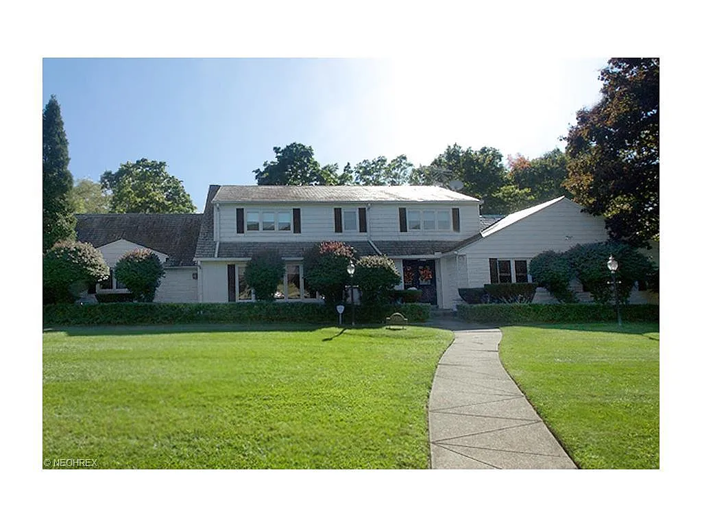 17550 Shaker Blvd photo 1