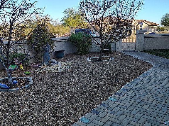 2nd image of 1731 W Placita De La Escalera