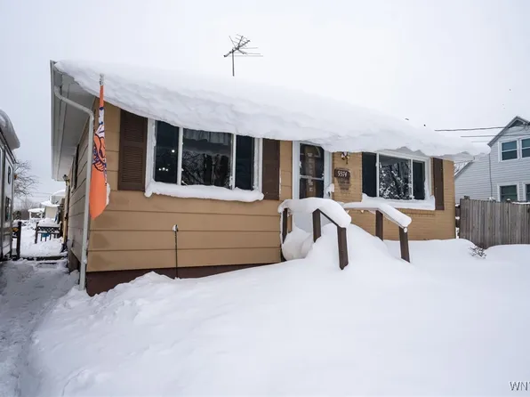 9374 Steffi Dr, Angola, NY 14006