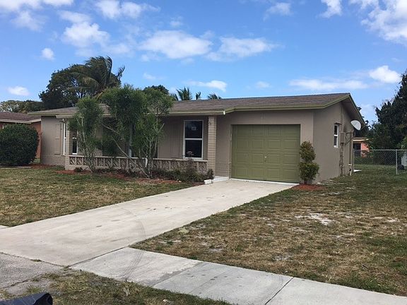 5th image of 830 SW 67th Ave