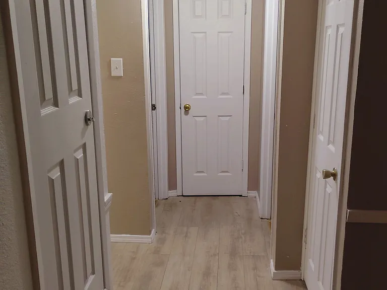 932 Chelwood Park Blvd NE #D — Photo 3