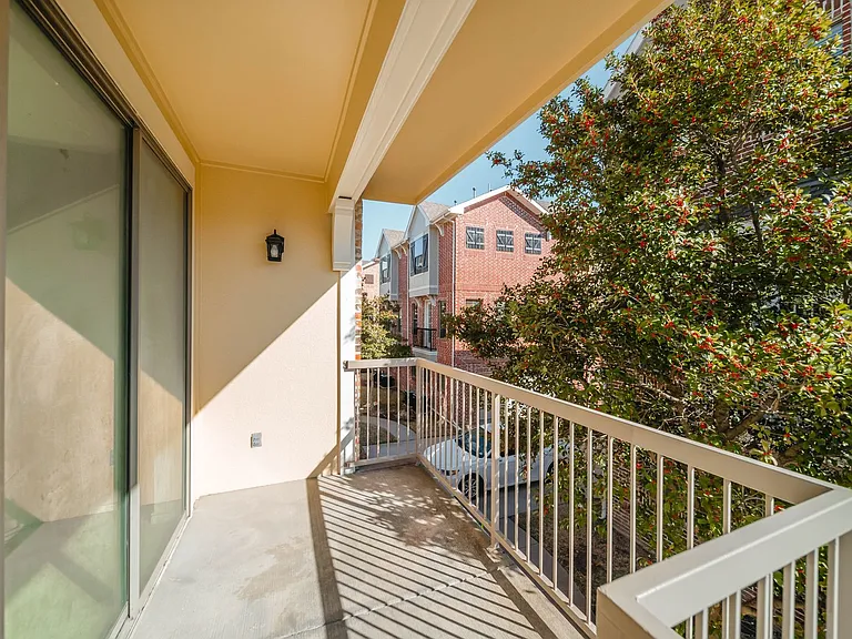 2002 Azure Pointe — Photo 16
