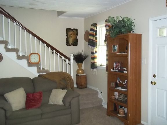 2nd image of 857 Woodlawn Ave