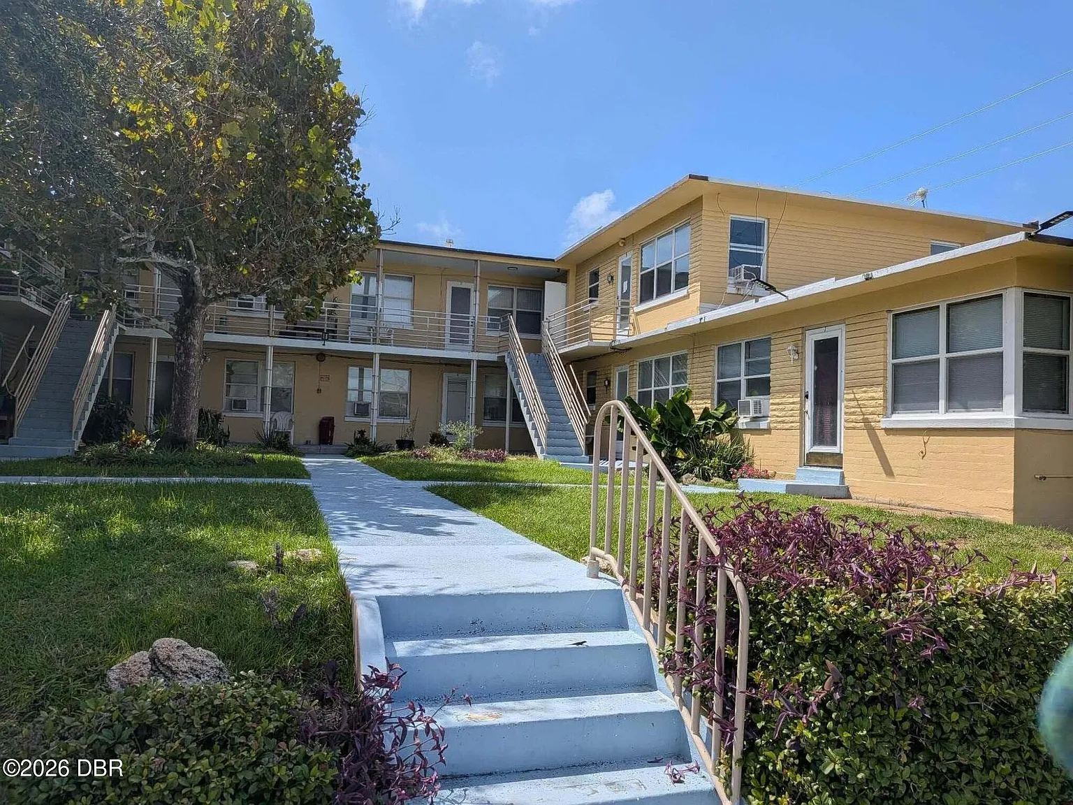 1 bed, 1.0 bath, 700 sqft, $1,200 — Photo 1