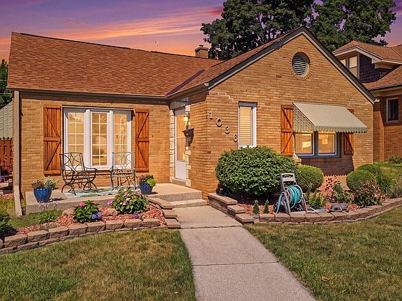 2nd image of 1036 Russet STREET