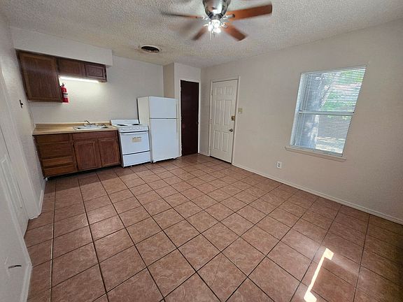 3rd image of 304C W Deming St