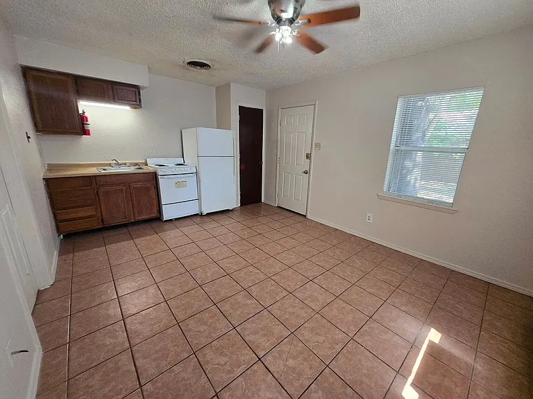 304C W Deming St — Photo 3