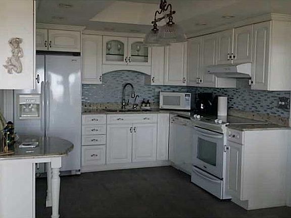 3rd image of 582 W Ocean View Ave #B