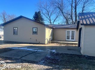 909 W Walnut St, Bloomfield, IA 52537