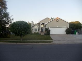 1853 S Dahl Ln, Syracuse, UT 84075