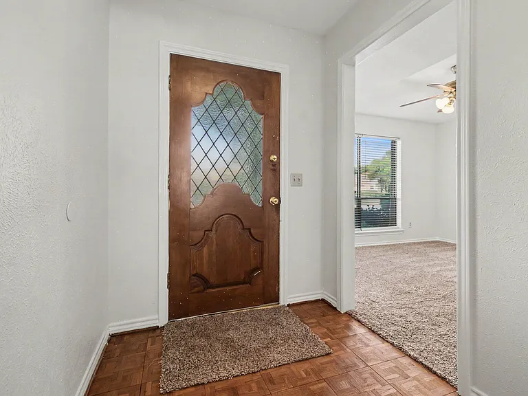 2313 Cliffside Dr — Photo 4