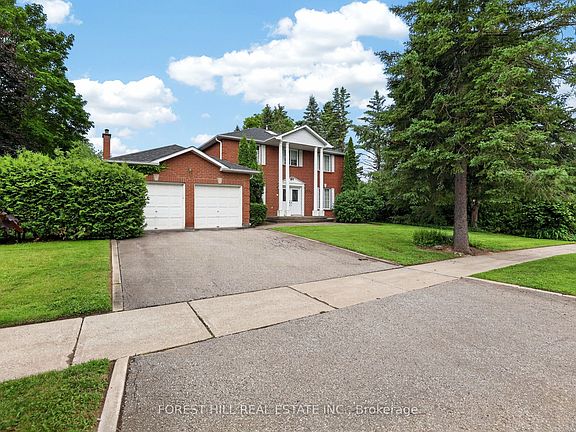 4th image of 157 E Humber Dr