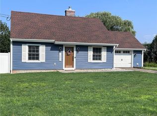 1556 North St, Suffield, CT 06078