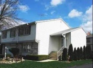 107 Norwood Ct, Rolling Meadows, IL 60008