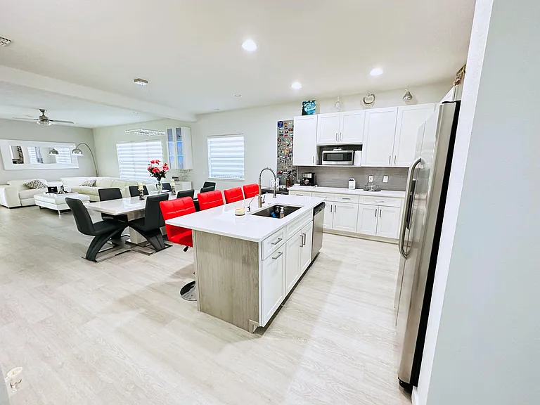 30 Amherst Pl — Photo 7