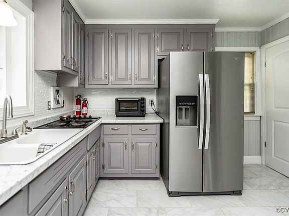5th image of 305 W Roanoke St