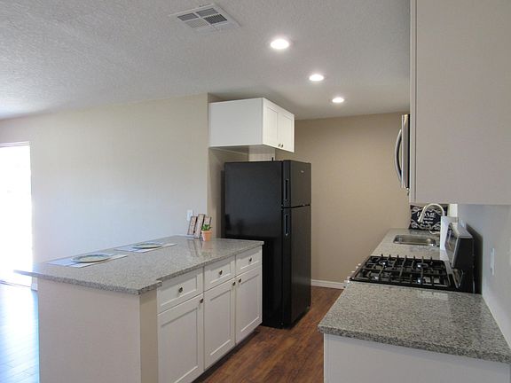 5th image of 1363 N Normandy Blvd