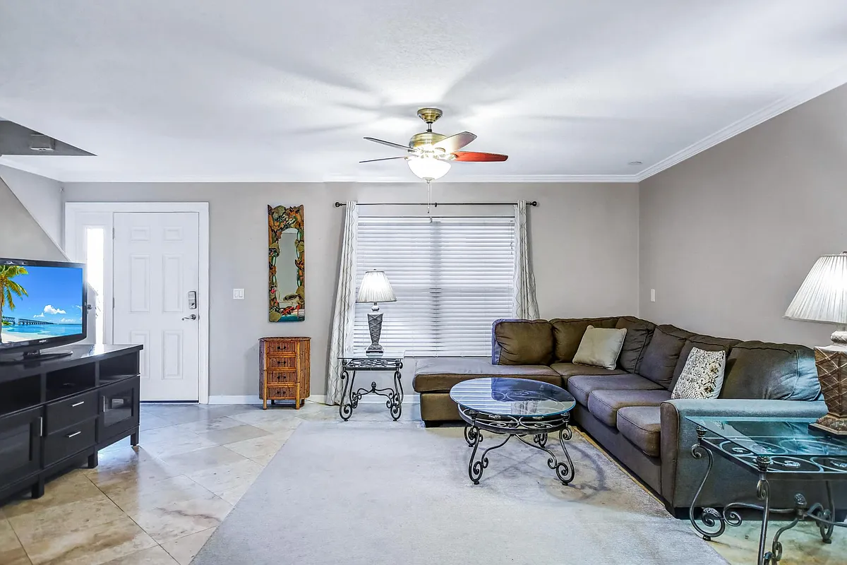 Front Room - 695 A1a N #89