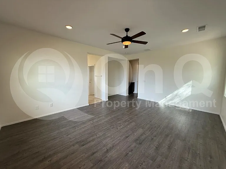 1104 E Gail Dr — Photo 12