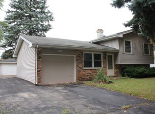 809 Cove Ave, Lockport, IL 60441