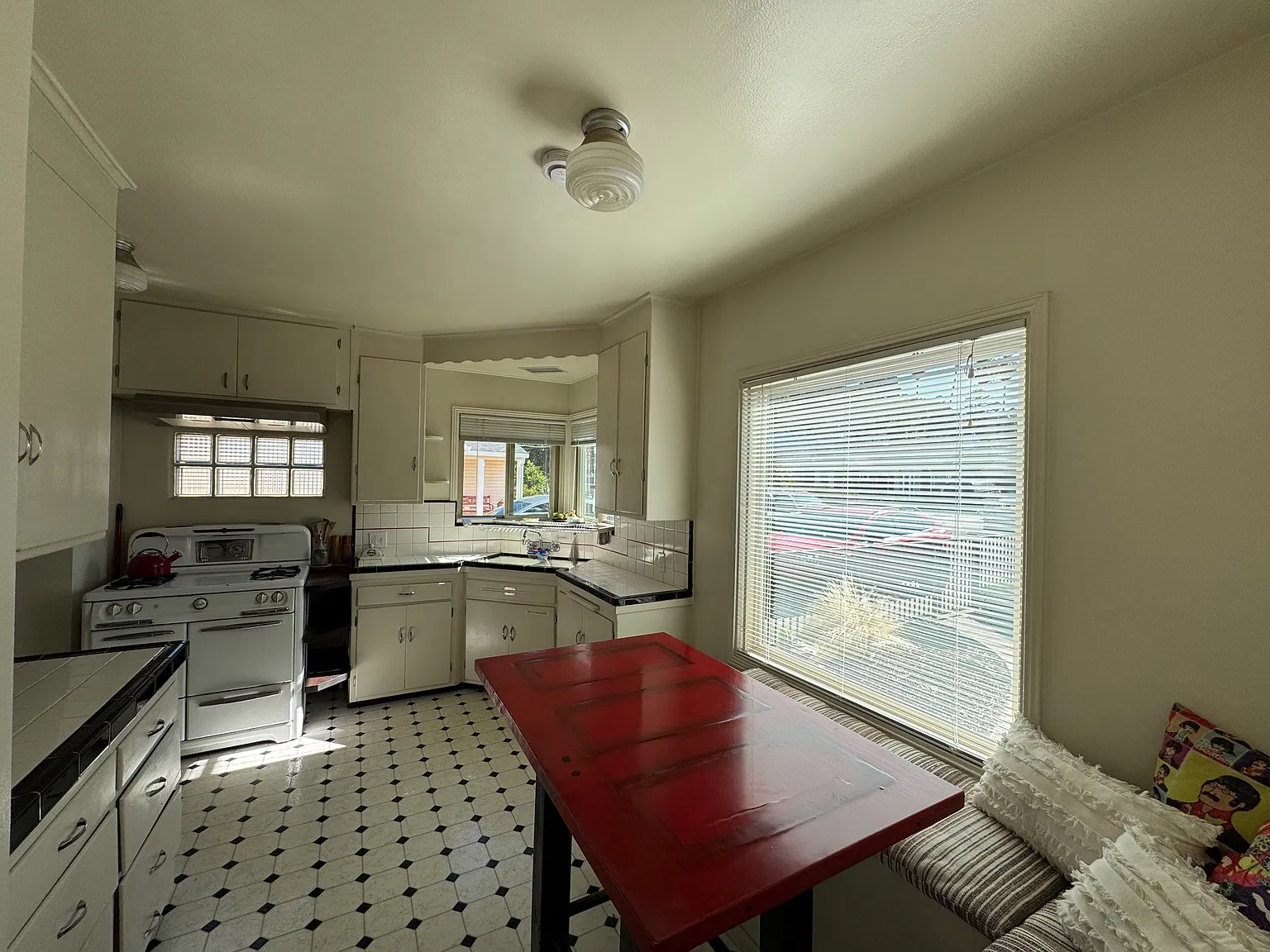 2 bed, 1068 sqft, $2,800 — Photo 4