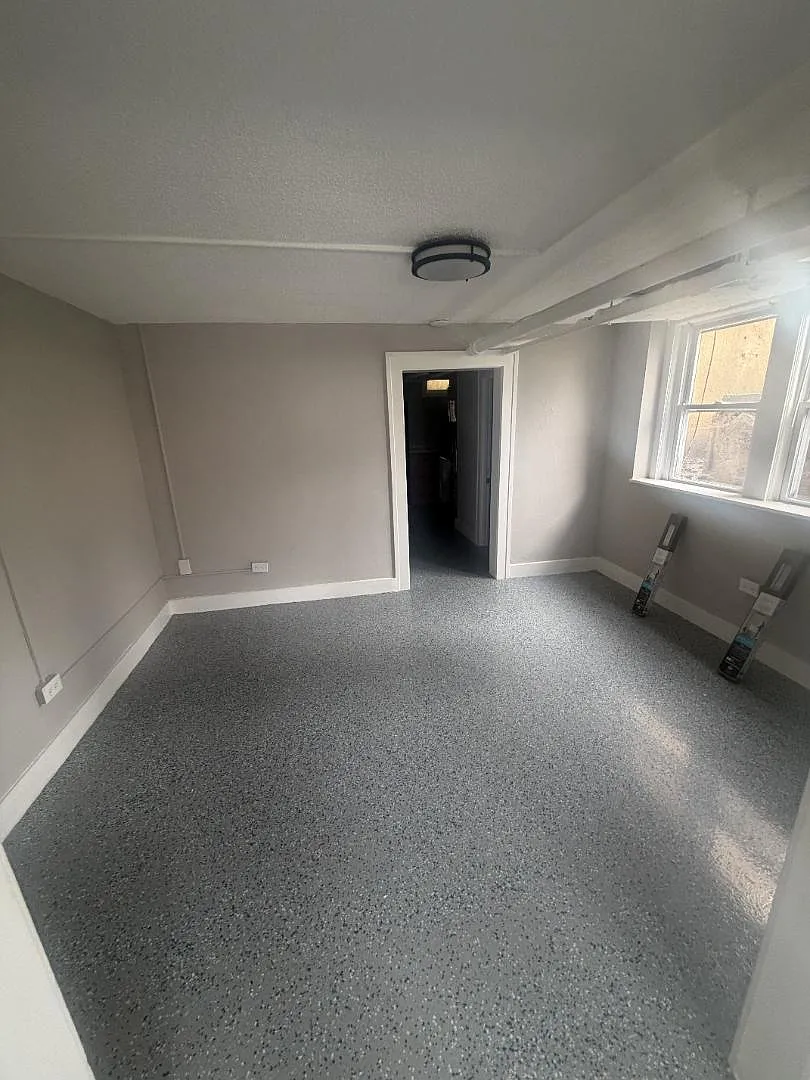 2 Grand Blvd - Unit 10 — Photo 3