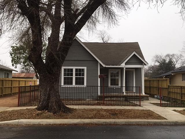 DUPLEX 1133 W Lynwood Ave