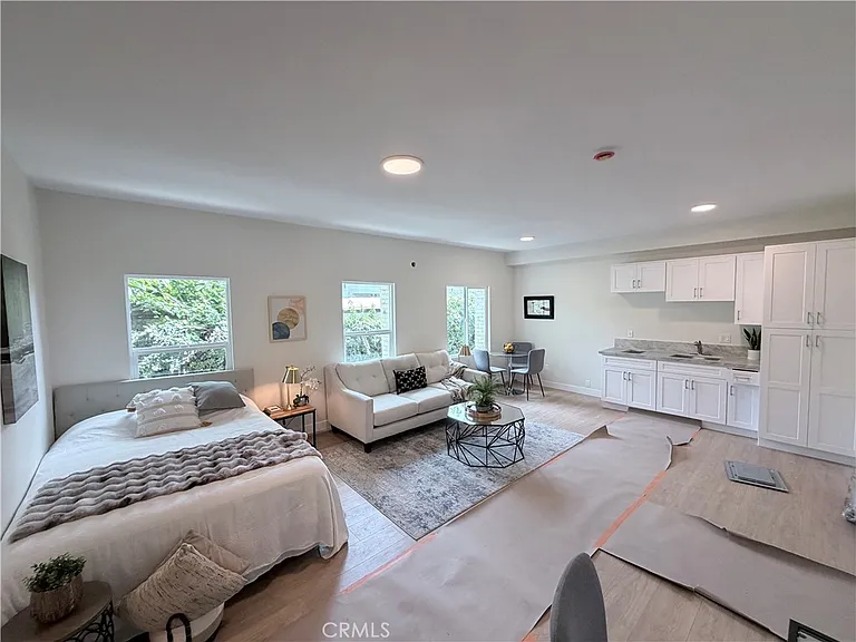 125 W Chestnut St #202 — Photo 7