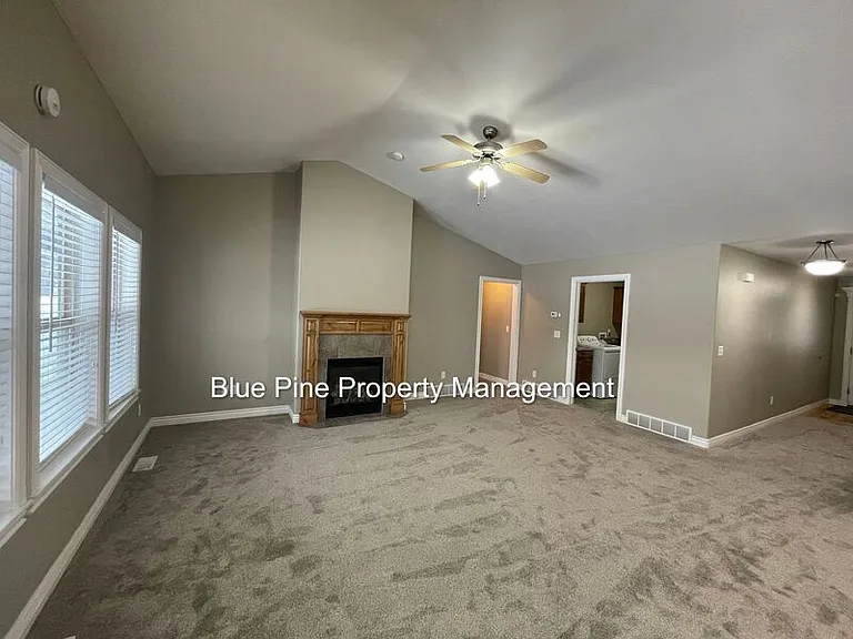 3601 Delaware Ave — Photo 8