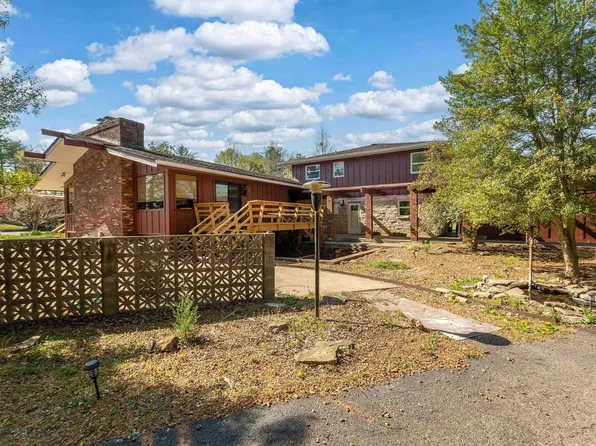 2611 W Striegel Rd, Carbondale, IL 62901