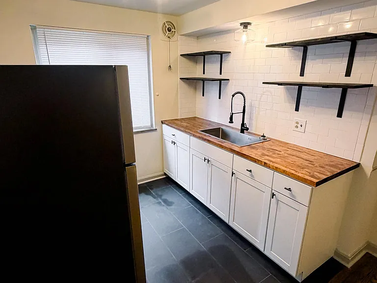 3914 E Gatewood Ln #1 — Photo 1