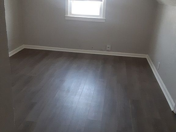 2nd image of 11 E Legrande Ave #2