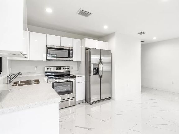 4th image of 1825 NW 68th St #1