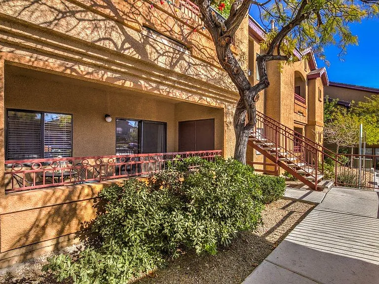 8250 N Grand Canyon Dr #1055 — Photo 8