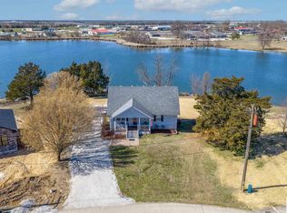225 Crescent Dr, Lincoln, MO 65338