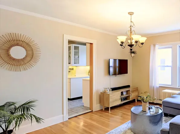 102 Heath St #3, Somerville, MA 02145