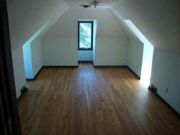 4th image of 1 Belmont Ct