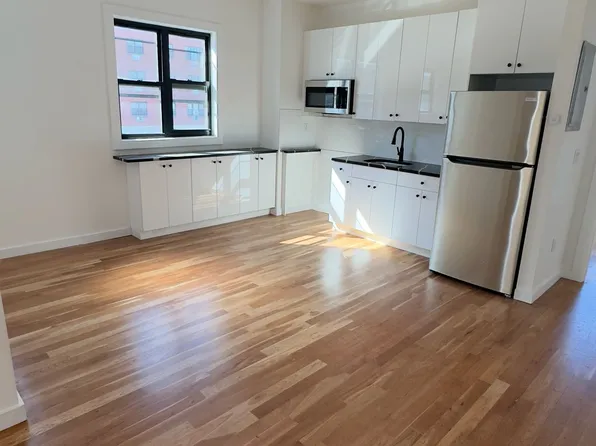 32 Radde Place image 23 of 27