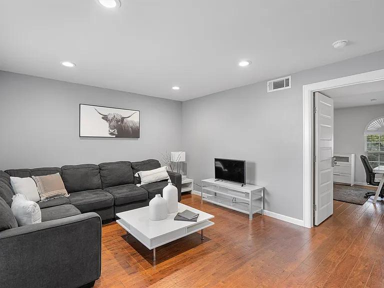 3110 Red River St #C-304 — Photo 3