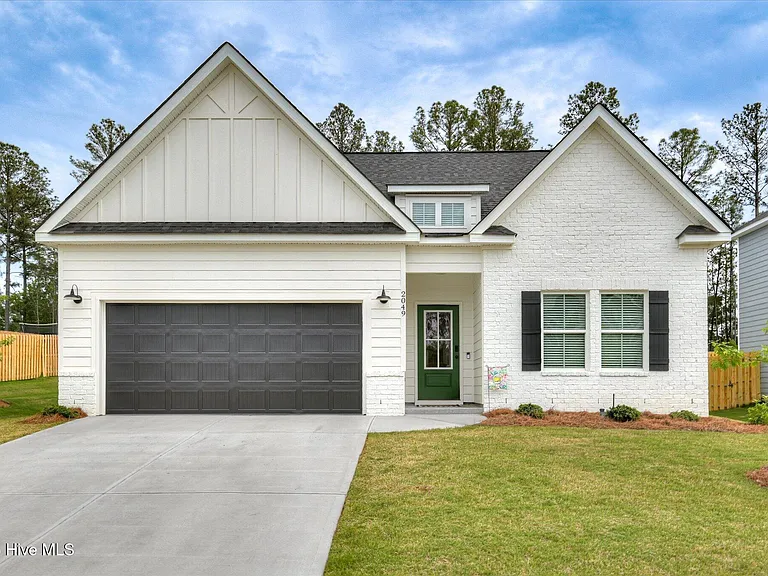 2049 Warbler Dr — Photo 1