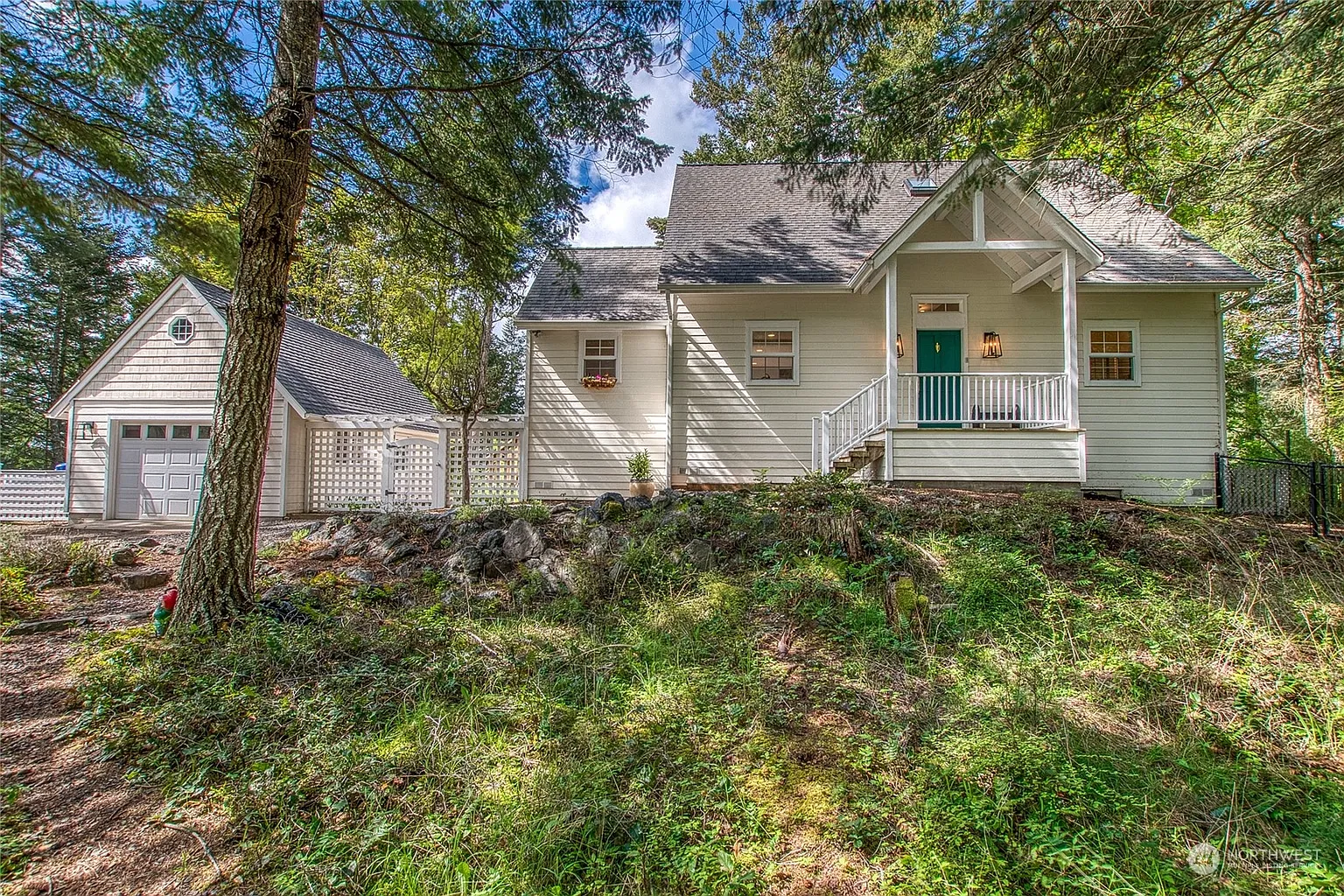 136 Palisades Drive photo 1